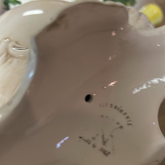 Capodimonte Flowers. Medium size porcelain flowers 13x13. No chips - Picture 3 of 3